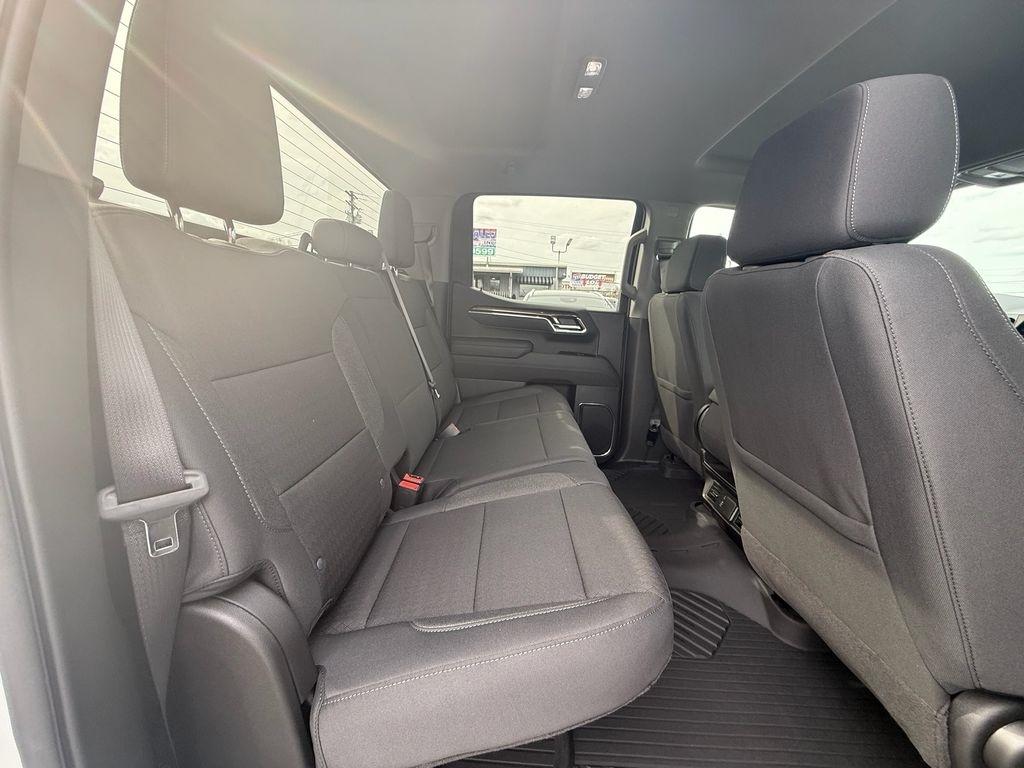 Chevrolet Silverado 1500 LT Trail Boss Crew Cab 4WD 2026