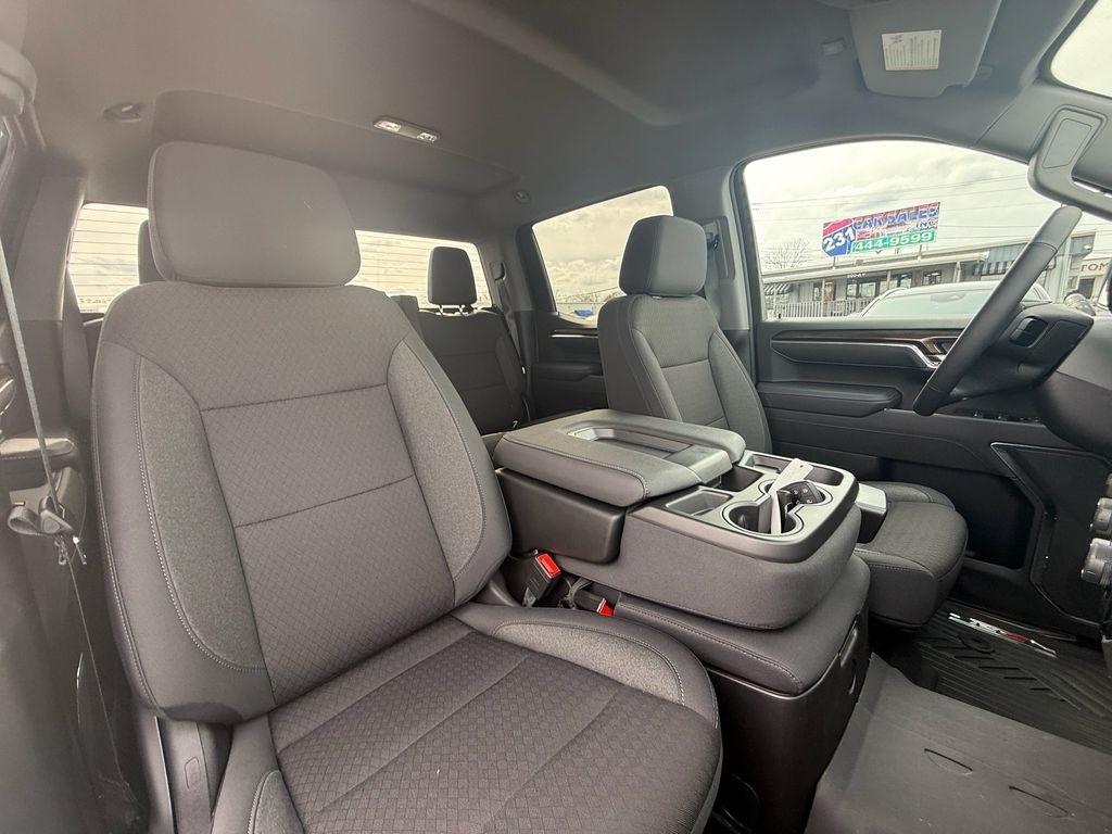 Chevrolet Silverado 1500 LT Trail Boss Crew Cab 4WD 2026