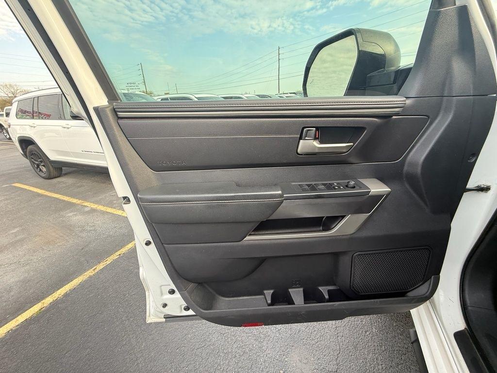 Toyota Tundra SR5 CrewMax 4WD 2023