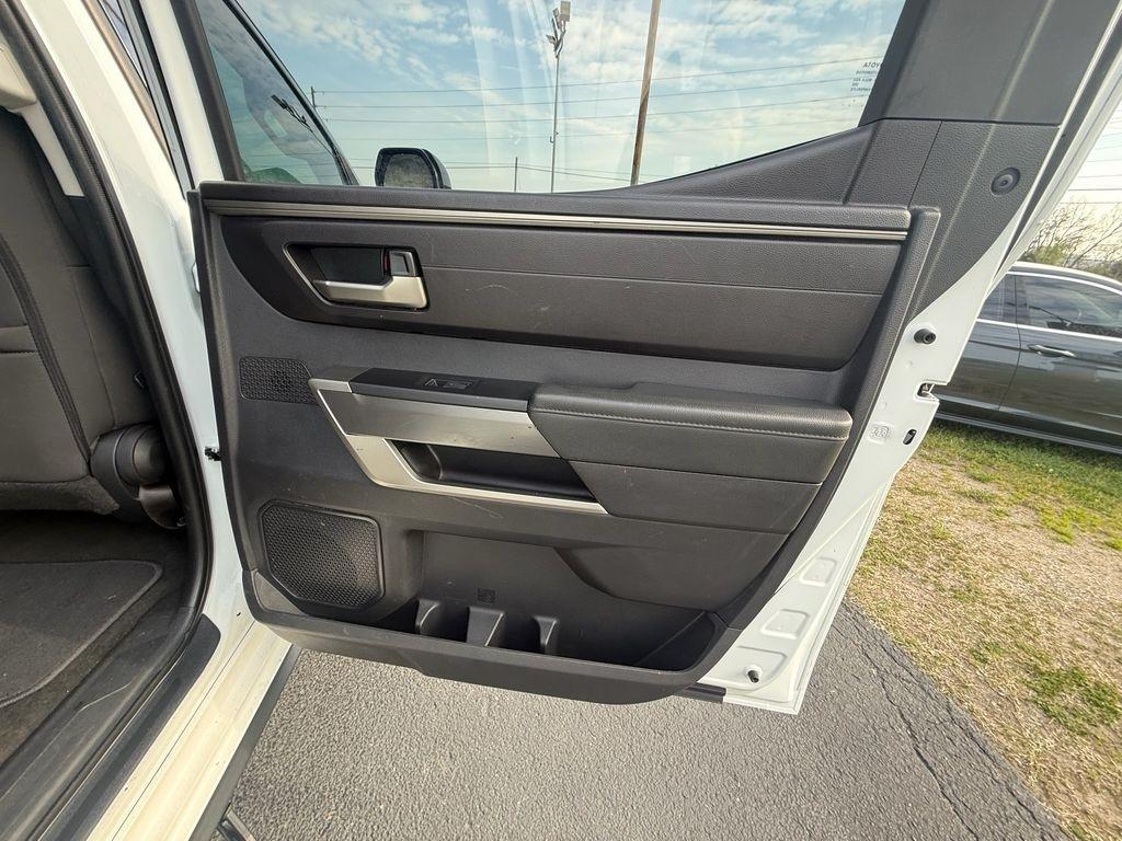 Toyota Tundra SR5 CrewMax 4WD 2023