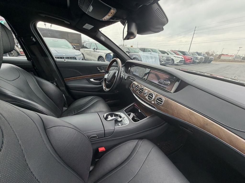 Mercedes-Benz S-Class S550 4MATIC 2016