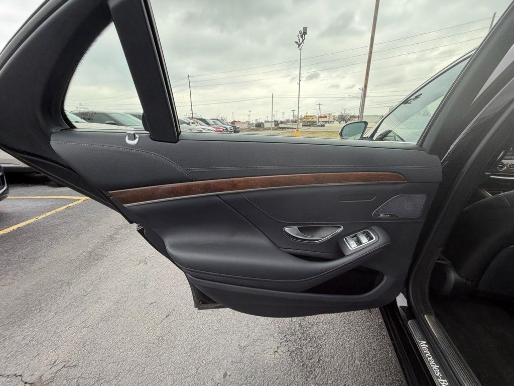 Mercedes-Benz S-Class S550 4MATIC 2016