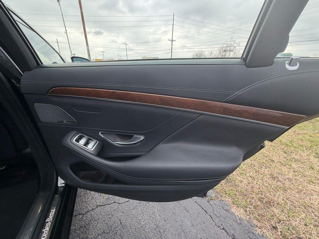 Mercedes-Benz S-Class S550 4MATIC 2016