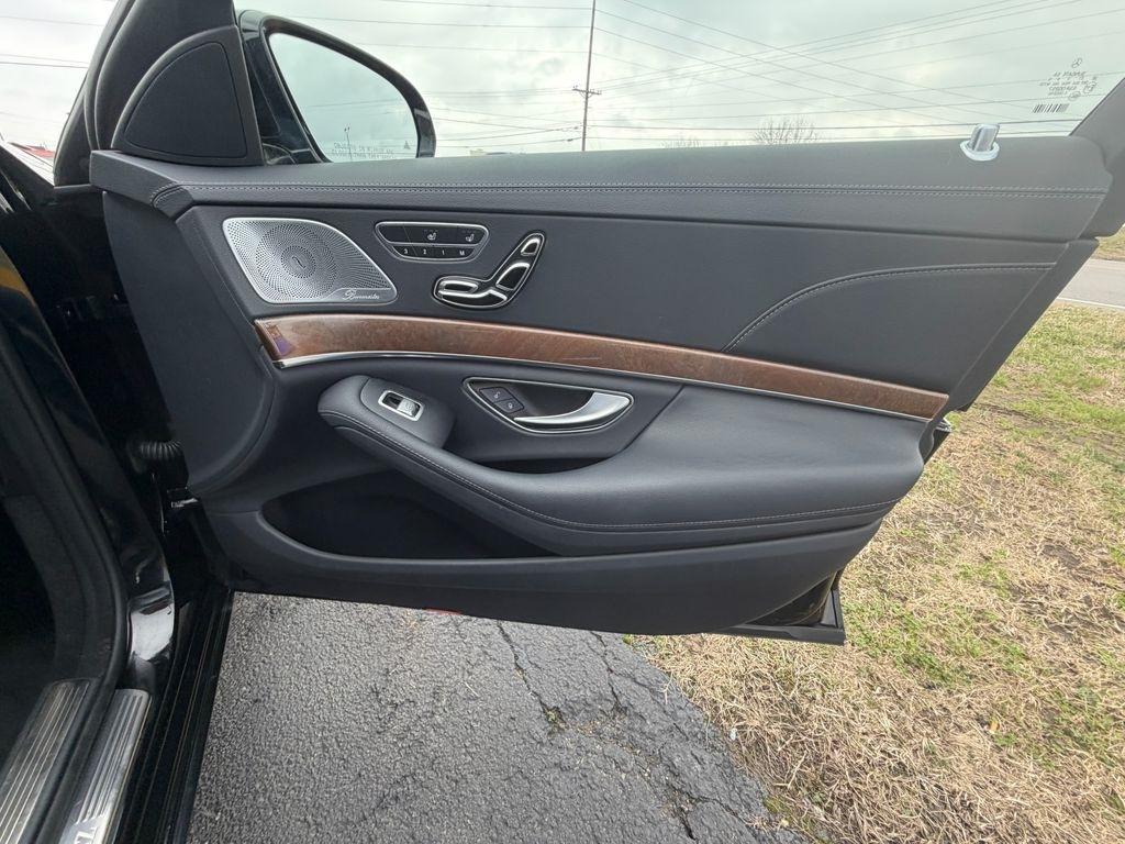 Mercedes-Benz S-Class S550 4MATIC 2016