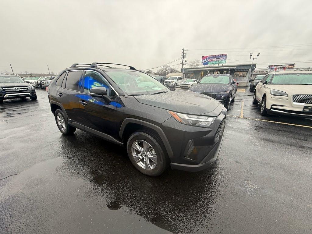 Toyota RAV4 Hybrid XLE 2024