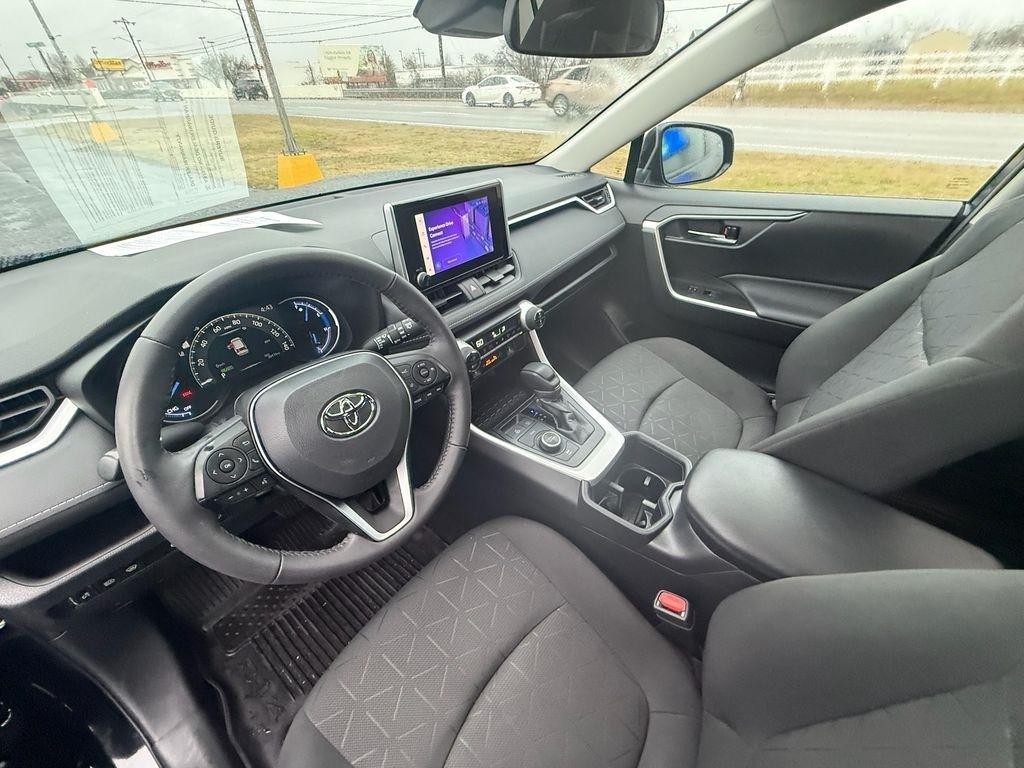 Toyota RAV4 Hybrid XLE 2024