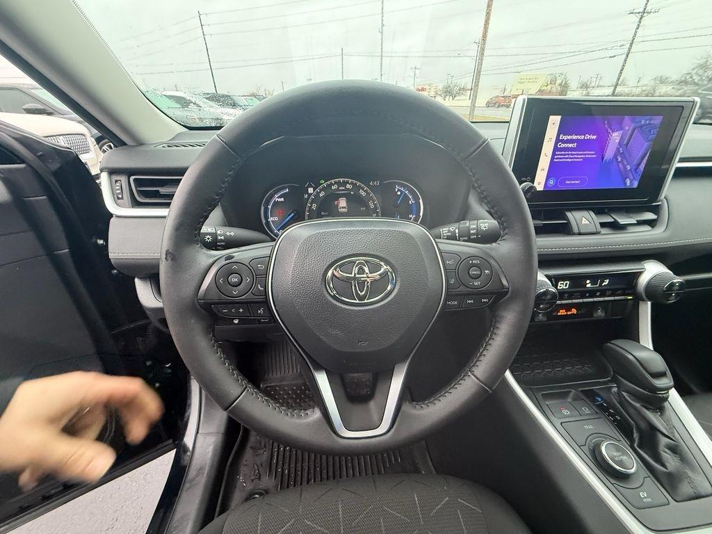 Toyota RAV4 Hybrid XLE 2024