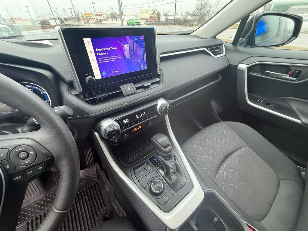 Toyota RAV4 Hybrid XLE 2024