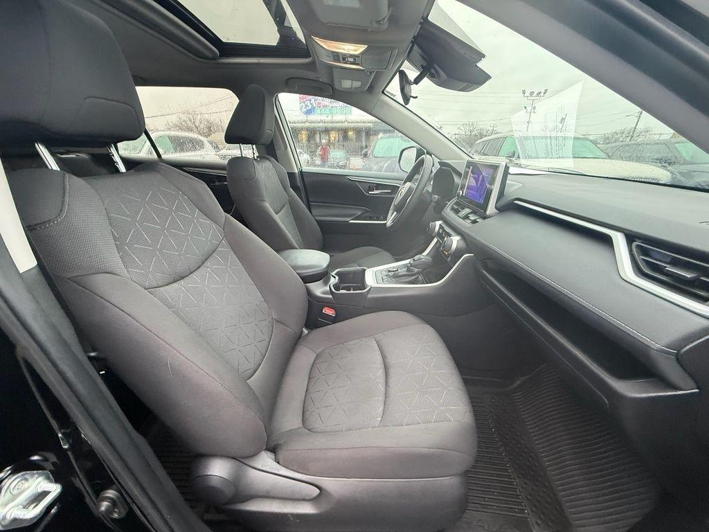 Toyota RAV4 Hybrid XLE 2024