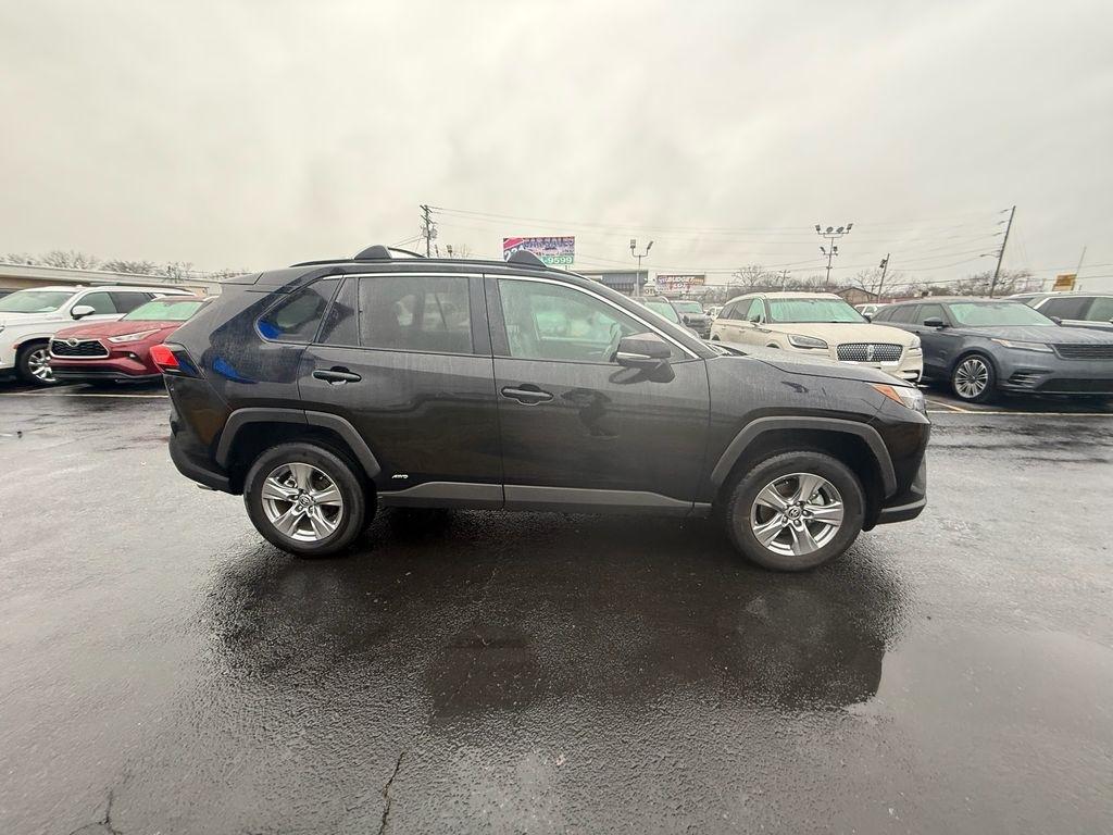 Toyota RAV4 Hybrid XLE 2024