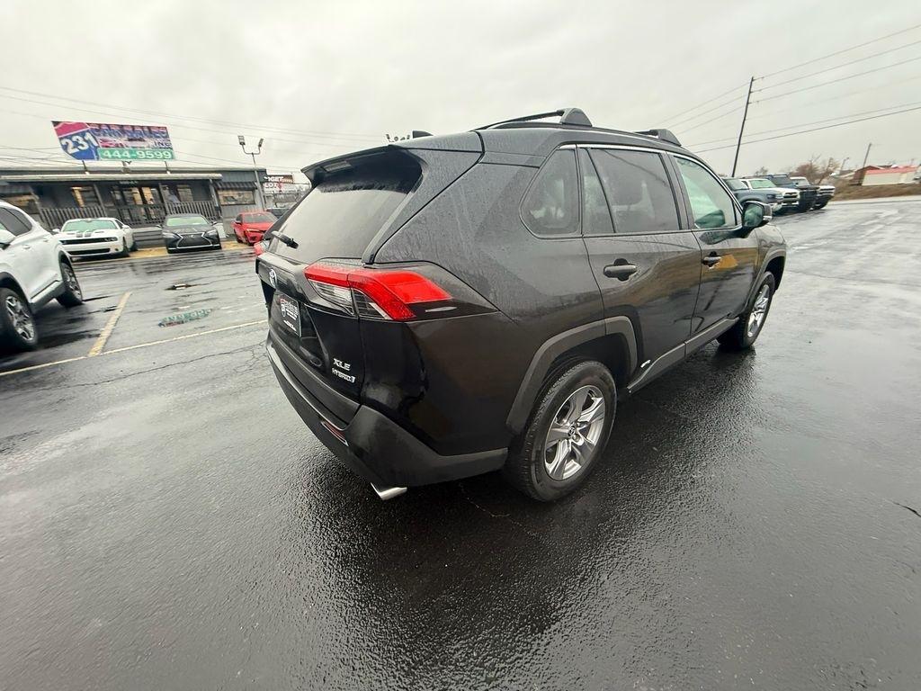 Toyota RAV4 Hybrid XLE 2024