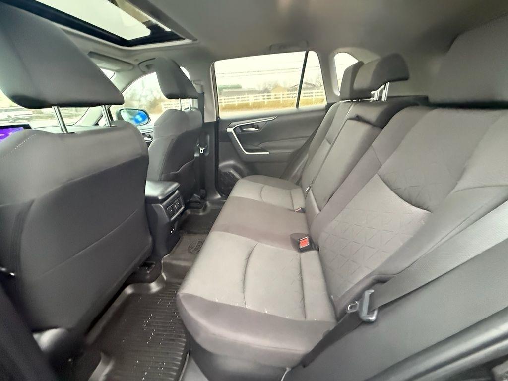 Toyota RAV4 Hybrid XLE 2024