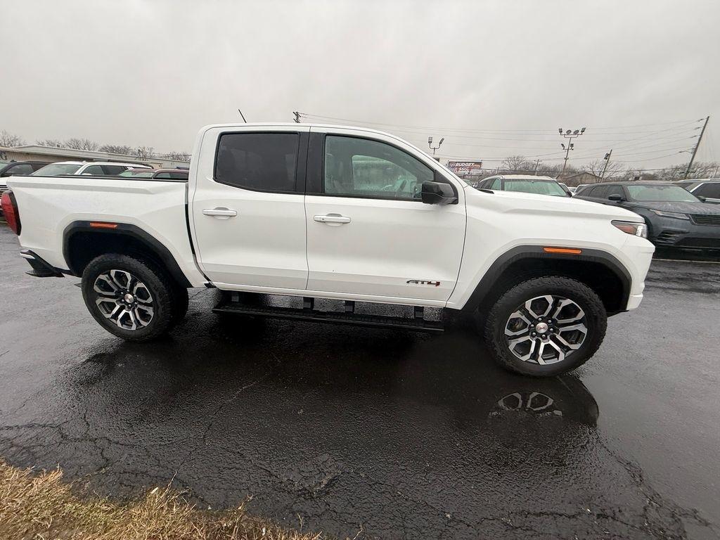 GMC Canyon AT4 Crew Cab 4WD 2023
