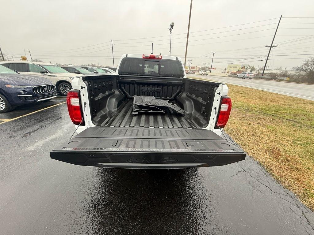 GMC Canyon AT4 Crew Cab 4WD 2023