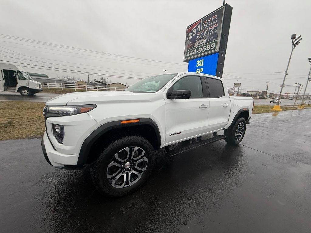 GMC Canyon AT4 Crew Cab 4WD 2023