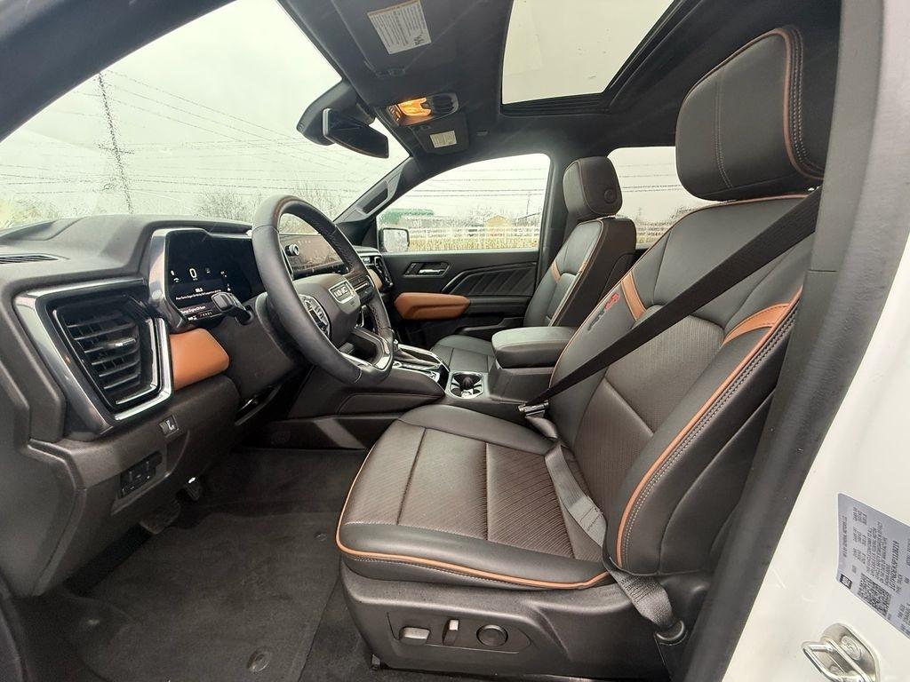 GMC Canyon AT4 Crew Cab 4WD 2023