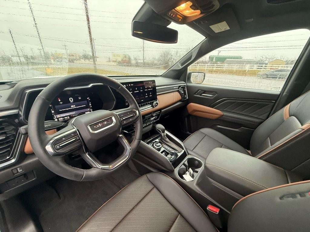 GMC Canyon AT4 Crew Cab 4WD 2023