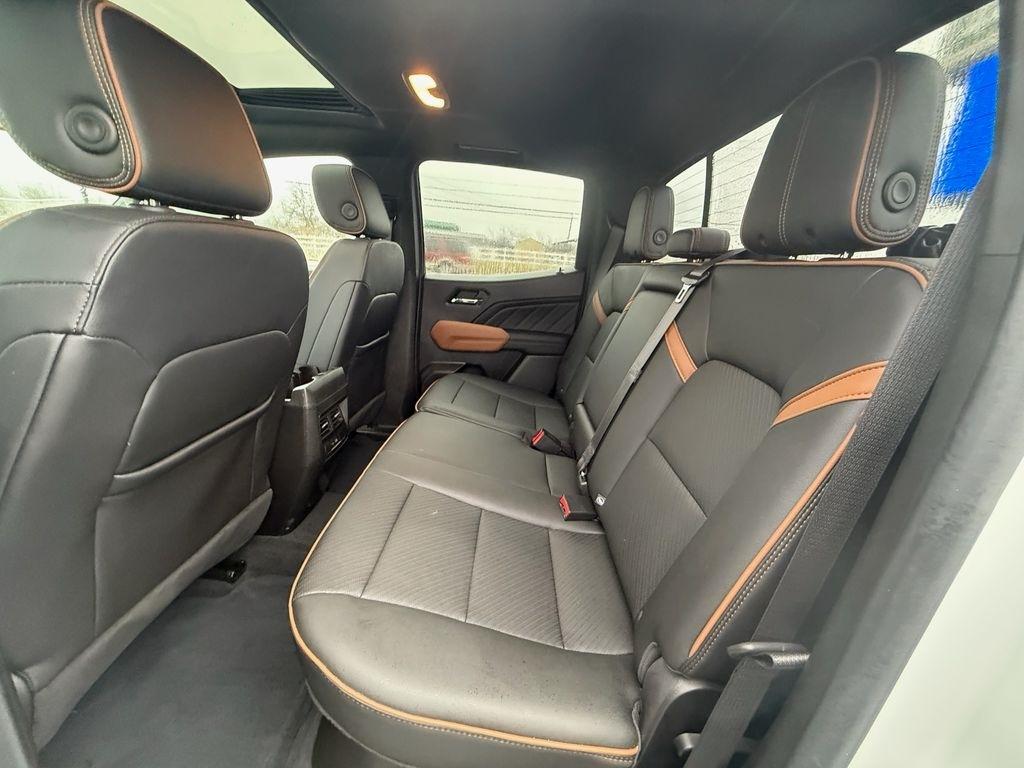 GMC Canyon AT4 Crew Cab 4WD 2023