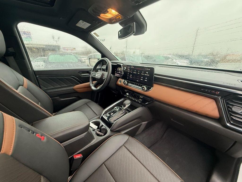 GMC Canyon AT4 Crew Cab 4WD 2023