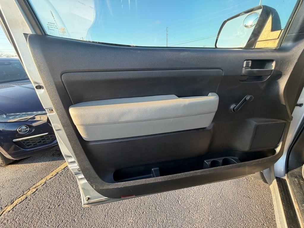 Toyota Tundra Tundra-Grade 4.6L Long Bed 4WD 2010