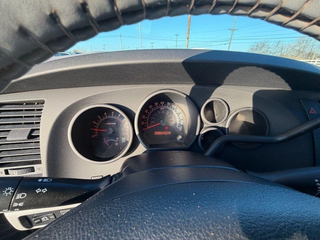 Toyota Tundra Tundra-Grade 4.6L Long Bed 4WD 2010