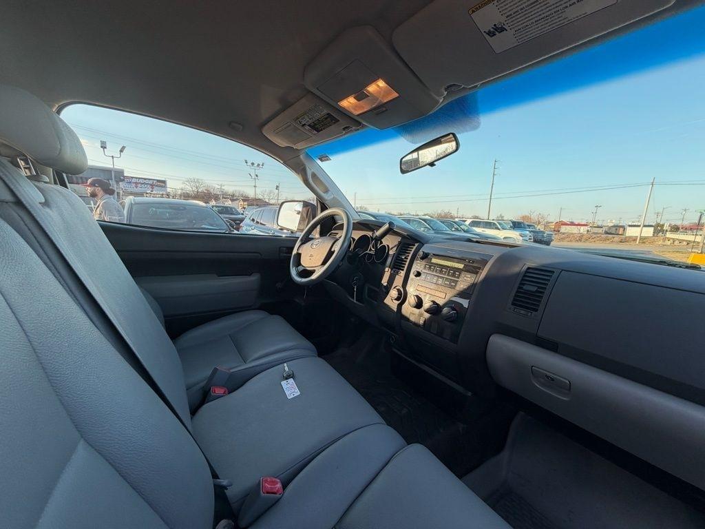 Toyota Tundra Tundra-Grade 4.6L Long Bed 4WD 2010