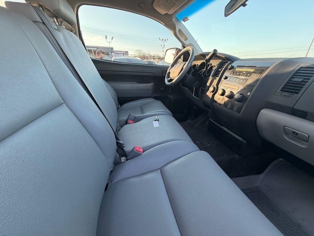 Toyota Tundra Tundra-Grade 4.6L Long Bed 4WD 2010