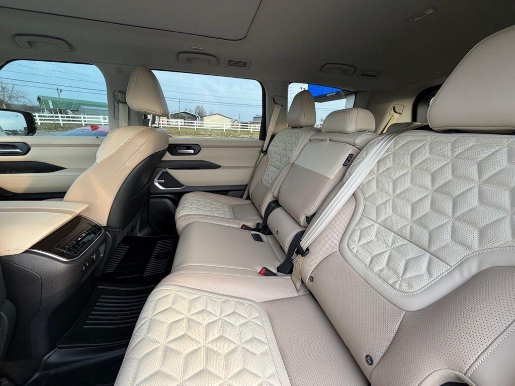 Nissan Armada Platinum 2025