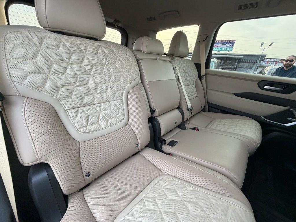 Nissan Armada Platinum 2025