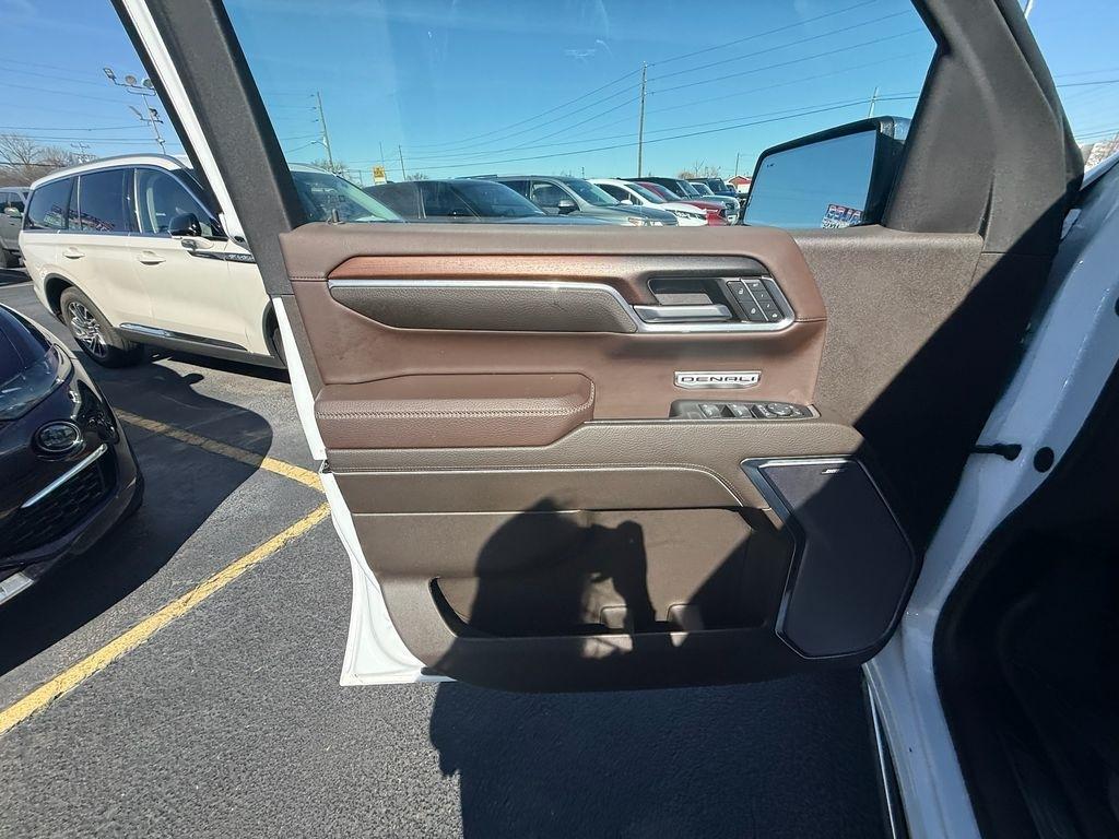 GMC Sierra 1500 Denali Crew Cab Short Box 4WD 2024