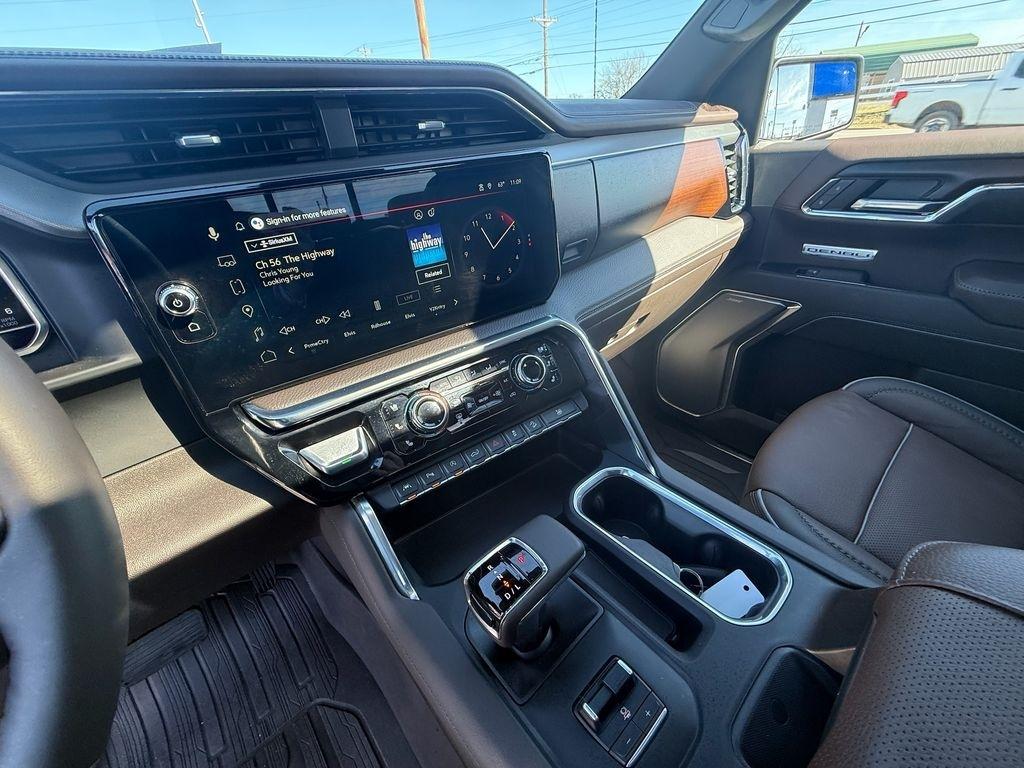 GMC Sierra 1500 Denali Crew Cab Short Box 4WD 2024