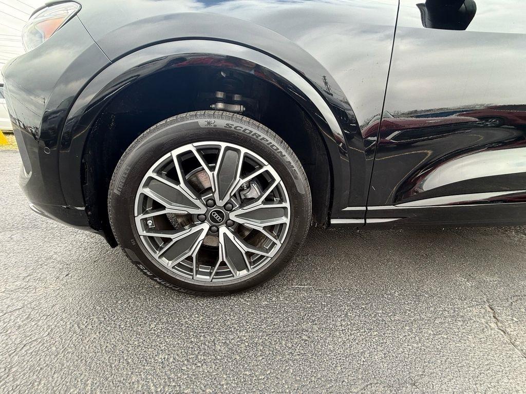 Audi Q5 2.0T Premium Plus quattro 2025