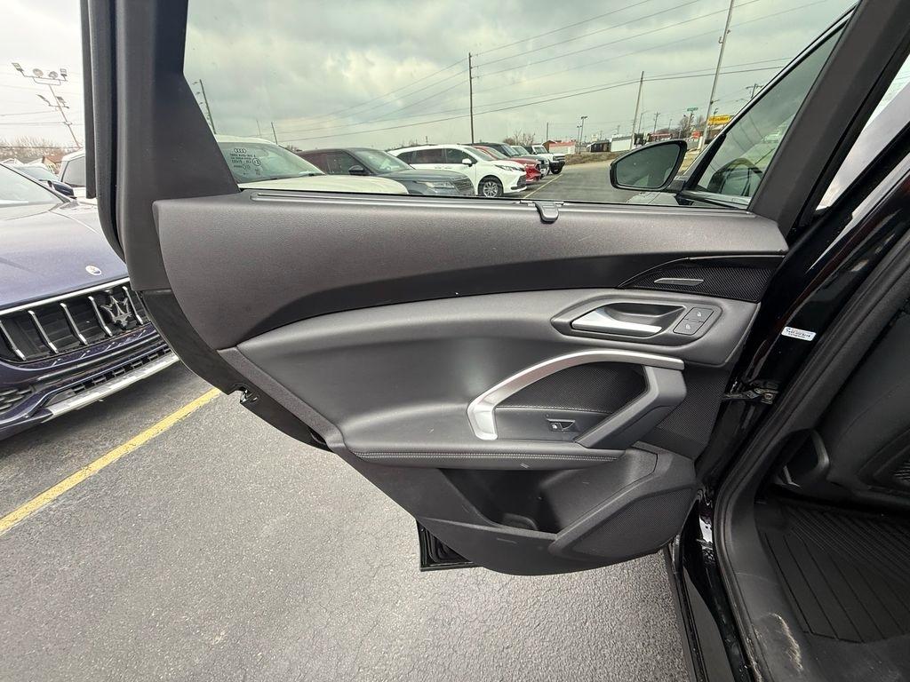 Audi Q5 2.0T Premium Plus quattro 2025