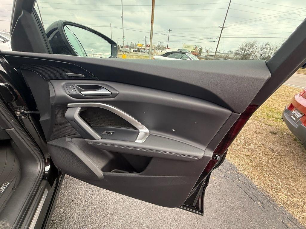 Audi Q5 2.0T Premium Plus quattro 2025