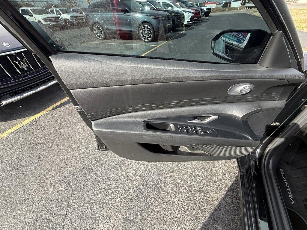 Hyundai Elantra SEL 2022