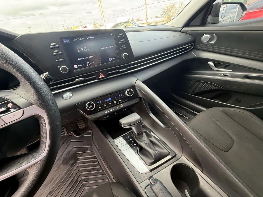 Hyundai Elantra SEL 2022