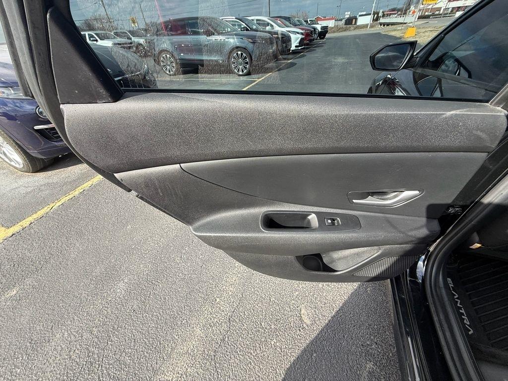 Hyundai Elantra SEL 2022