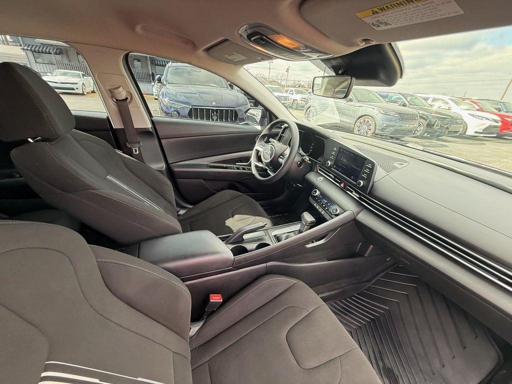 Hyundai Elantra SEL 2022