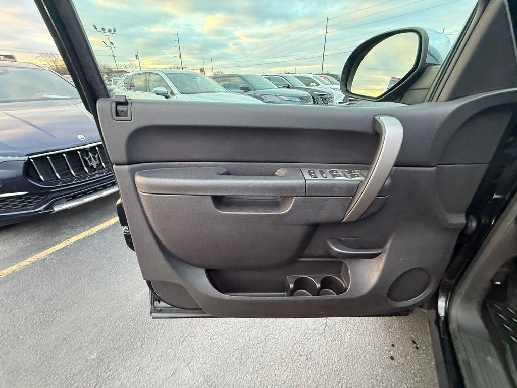 GMC Sierra 1500 SLE Crew Cab 2WD 2013