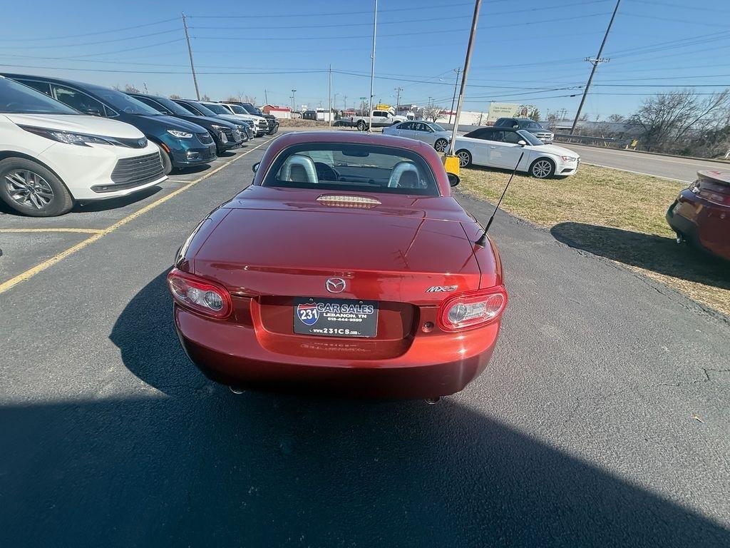 Mazda MX-5 Miata Grand Touring 2011