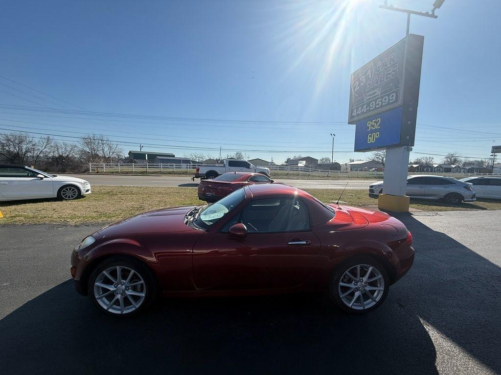 Mazda MX-5 Miata Grand Touring 2011