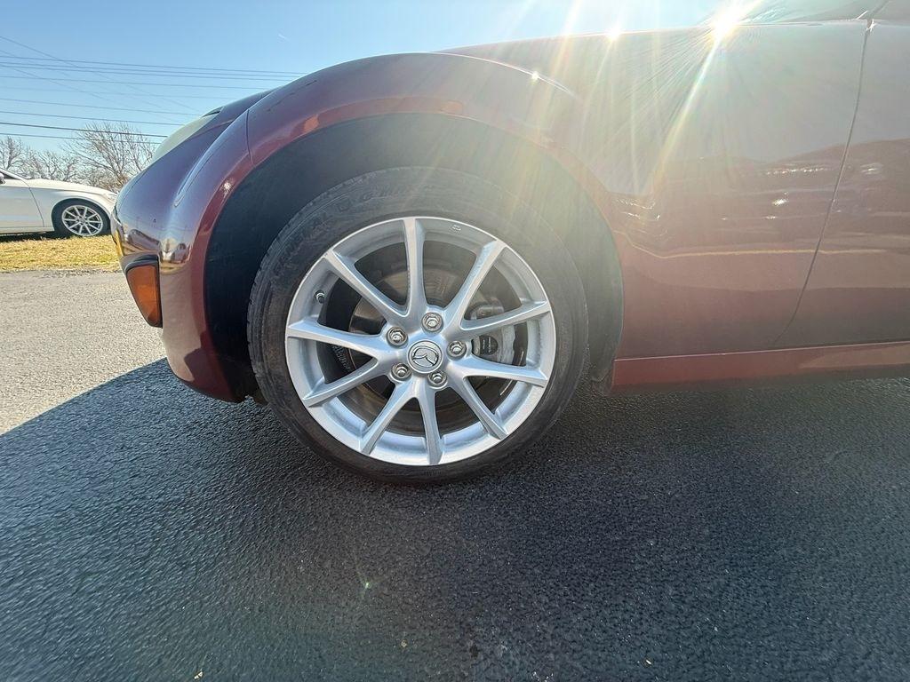 Mazda MX-5 Miata Grand Touring 2011