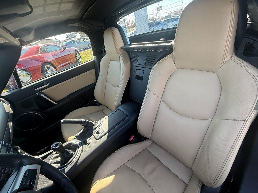 Mazda MX-5 Miata Grand Touring 2011