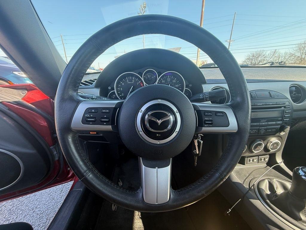 Mazda MX-5 Miata Grand Touring 2011