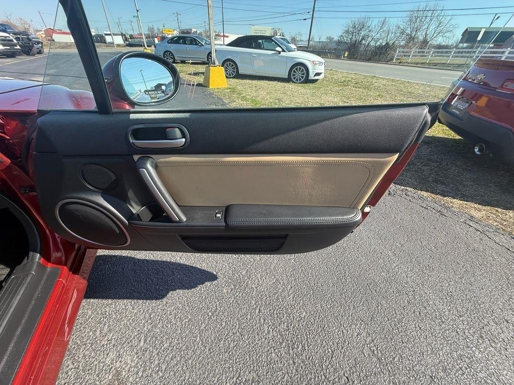 Mazda MX-5 Miata Grand Touring 2011