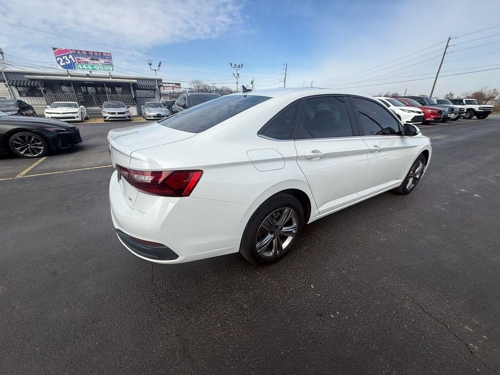 Volkswagen Jetta SE 2024