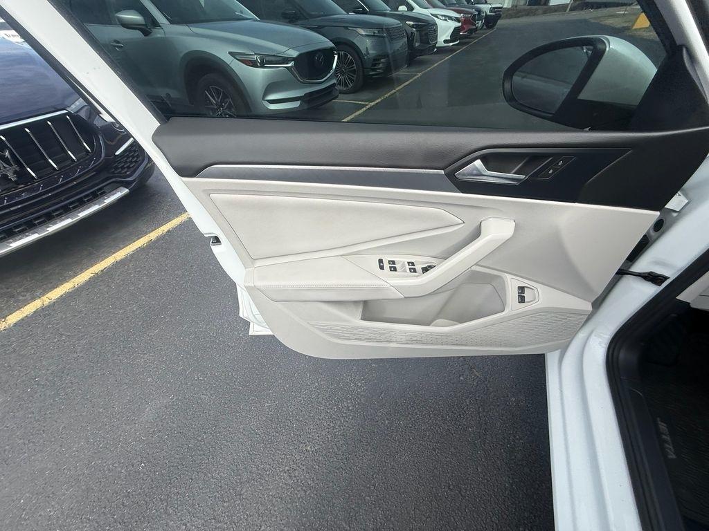 Volkswagen Jetta SE 2024