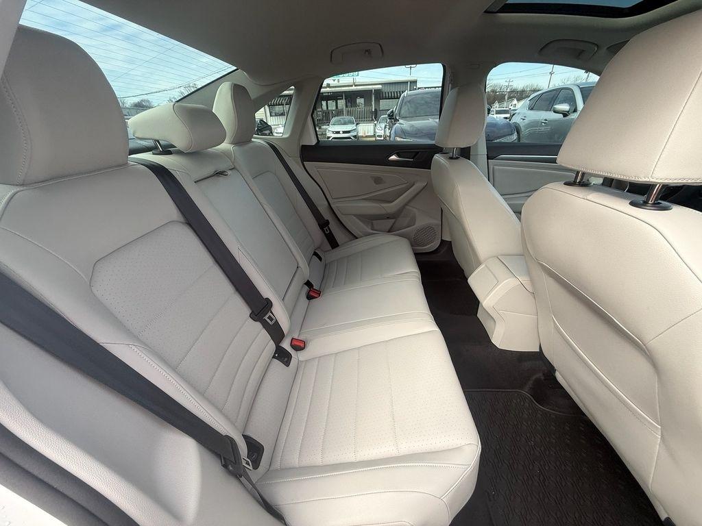 Volkswagen Jetta SE 2024