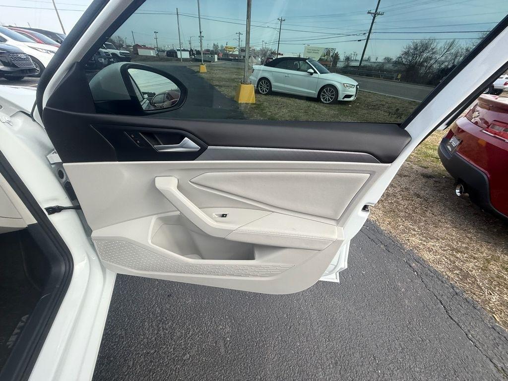 Volkswagen Jetta SE 2024