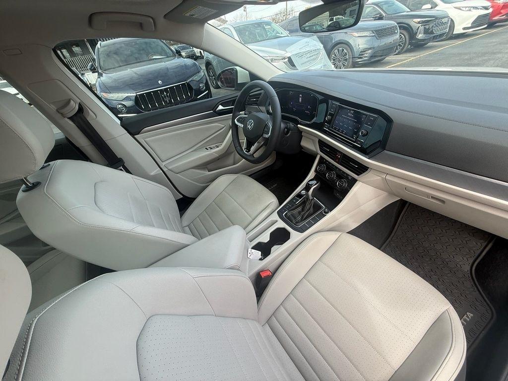 Volkswagen Jetta SE 2024